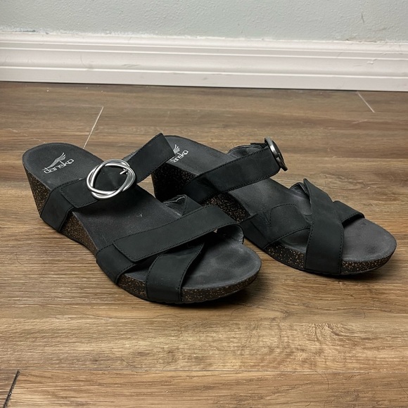 Dansko Susie Black Milled Nubuck Strappy Buckle Cork Wedge Sandal Size 42 - Picture 4 of 10